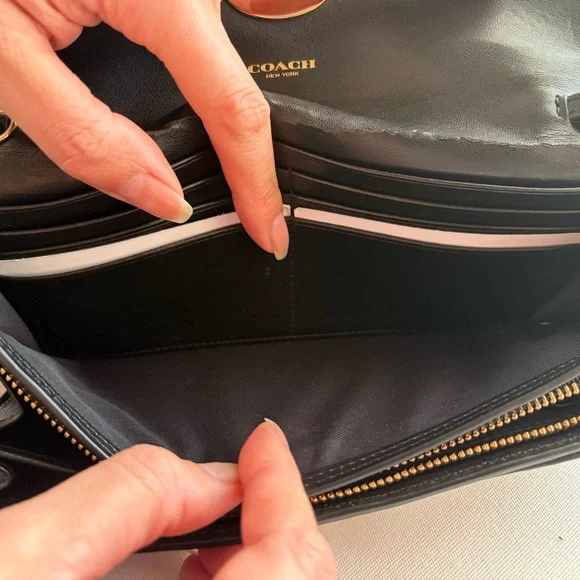 Coach Black with snake skin detail long wallet/clutch can be wear crossbody - Picture 7 of 8